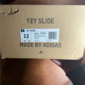 Adidas Slide in Gray